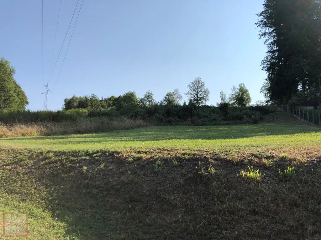 JOLI TERRAIN AU CALME