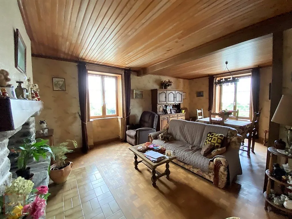 MAISON EN PIERRE AVEC 1600M&sup2; DE TERRAIN