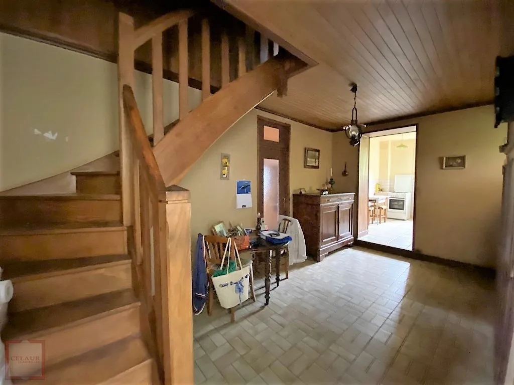 MAISON EN PIERRE AVEC 1600M&sup2; DE TERRAIN