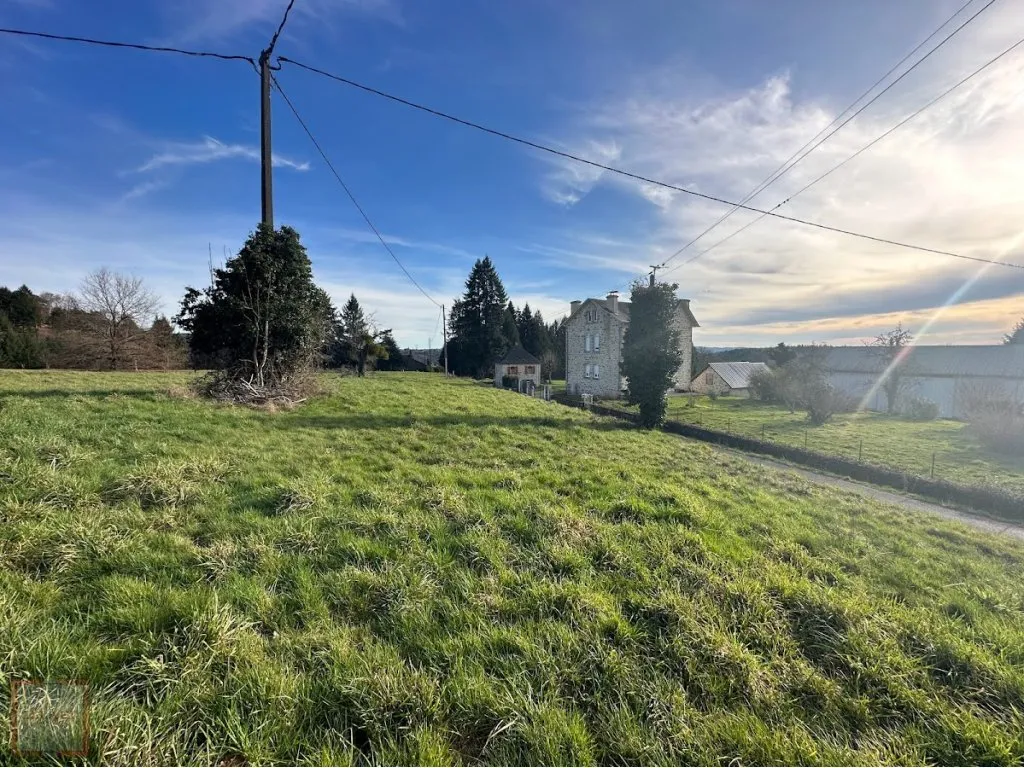 TERRAIN CONSTRUCTIBLE DE 1602M&sup2;