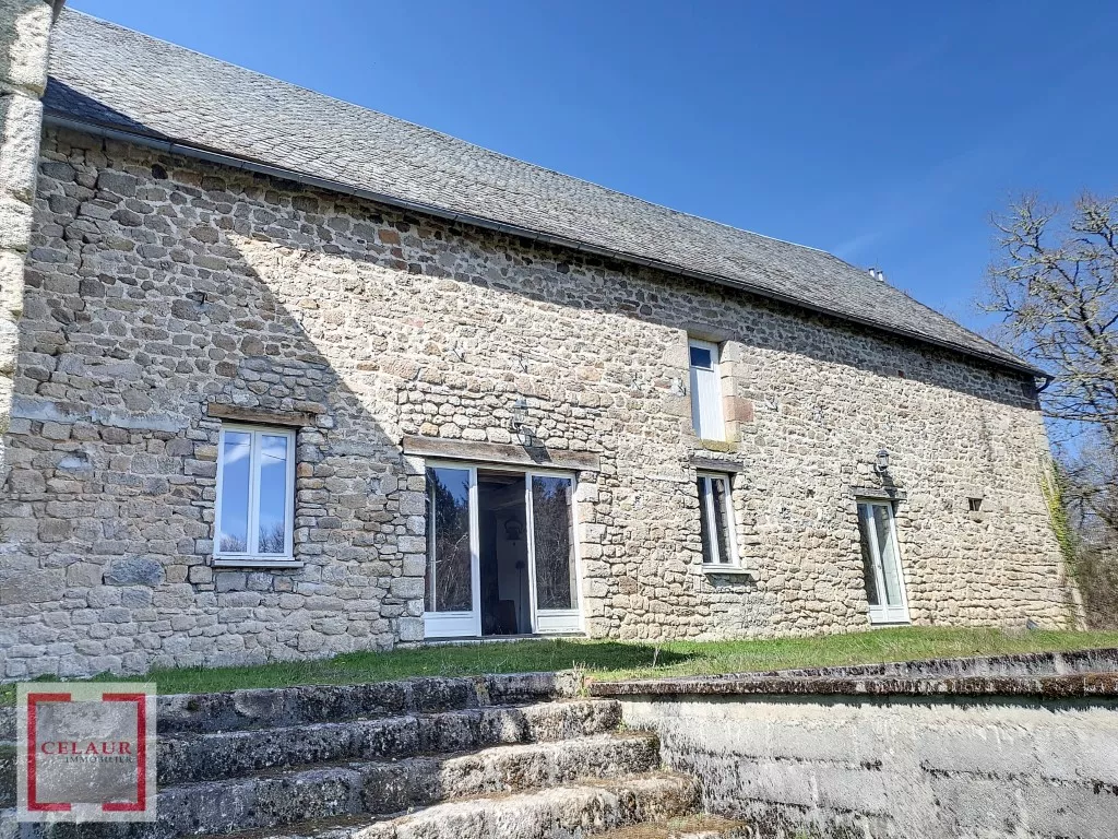 GRANGE AMENAGEE ET MAISON SUR UN TERRAIN DE 13392 M&sup2;