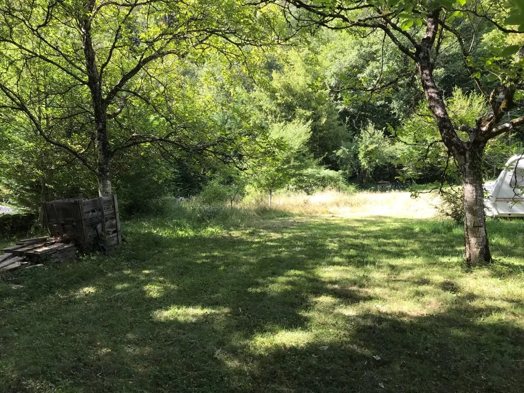 Joli terrain constructible au bord de la Dordogne