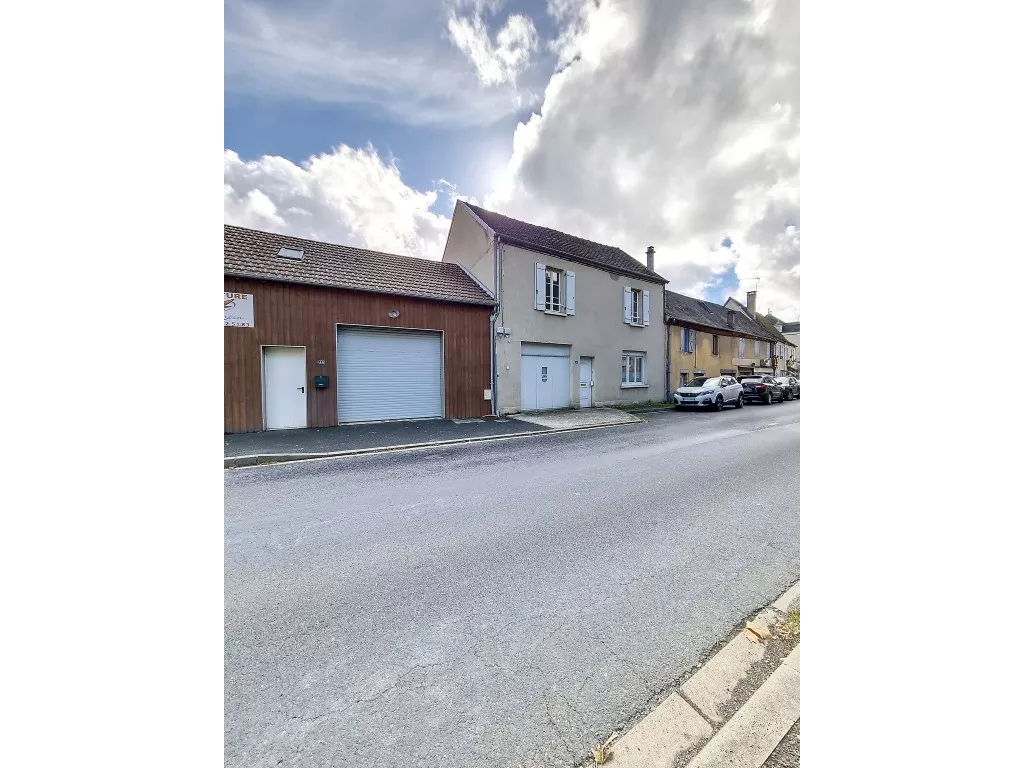 Maison Vayrac Centre avec petite cour