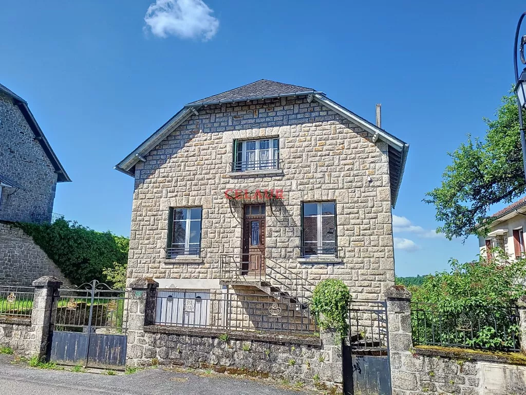 MAISON DE BOURG EN PIERRES