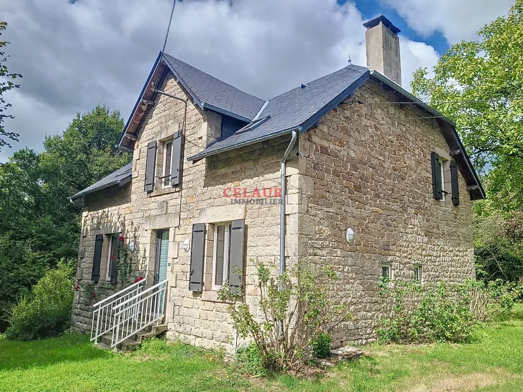 Maison familiale en pierre enti&egrave;rement r&eacute;nov&eacute;e