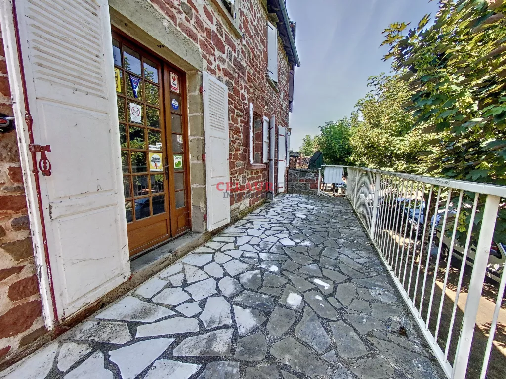 Ancien caf&eacute; restaurant