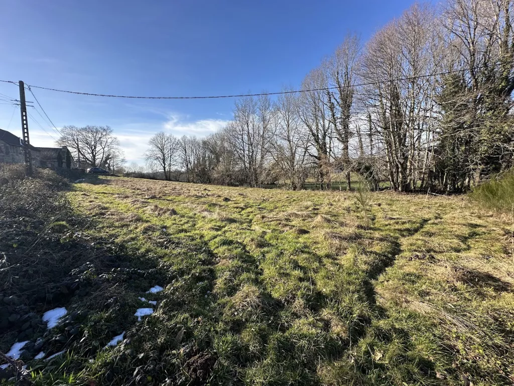 TERRAIN PLAT A 15 MINUTES DE TULLE