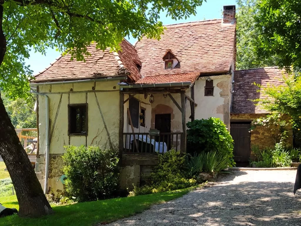 CORPS DE FERME ANCIEN