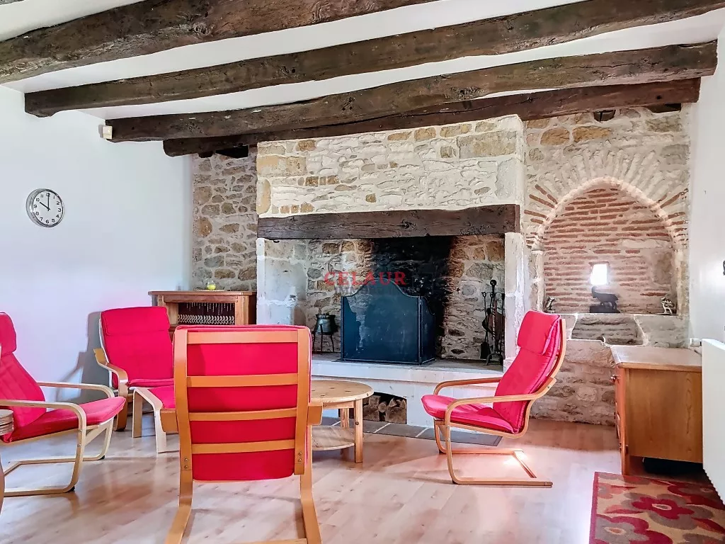 VASTE PROPRIETE EN PIERRE QUERCYNOISE