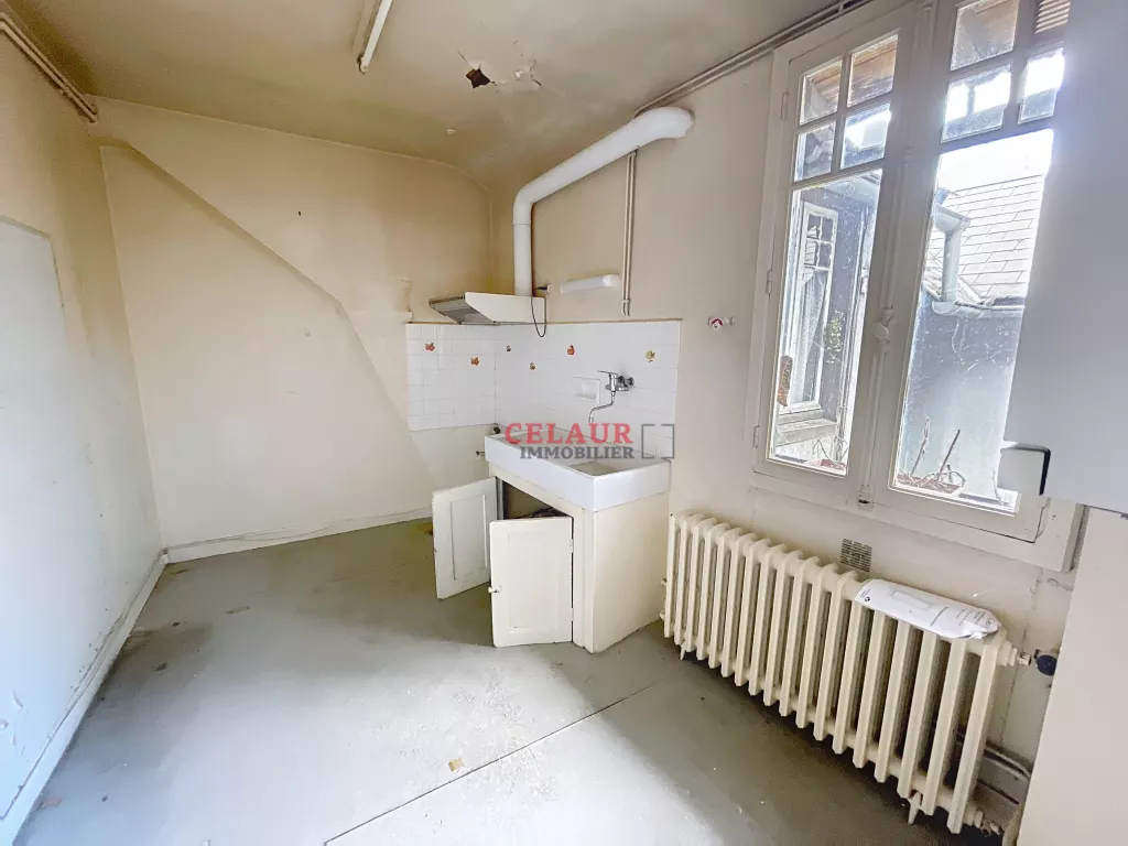 ENSEMBLE IMMOBILIER &Agrave; R&Eacute;NOVER EN CENTRE-VILLE