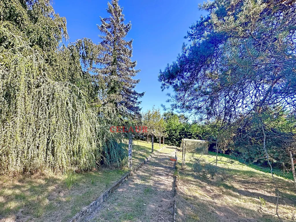 MAISON FAMILIALE AVEC JARDIN ARBOR&Eacute; &Agrave; CLERGOUX