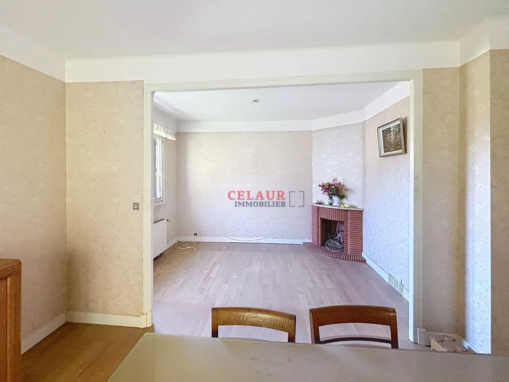 PAVILLON A RENOVER SUR 1229 M&sup2; DE JARDIN CLOS