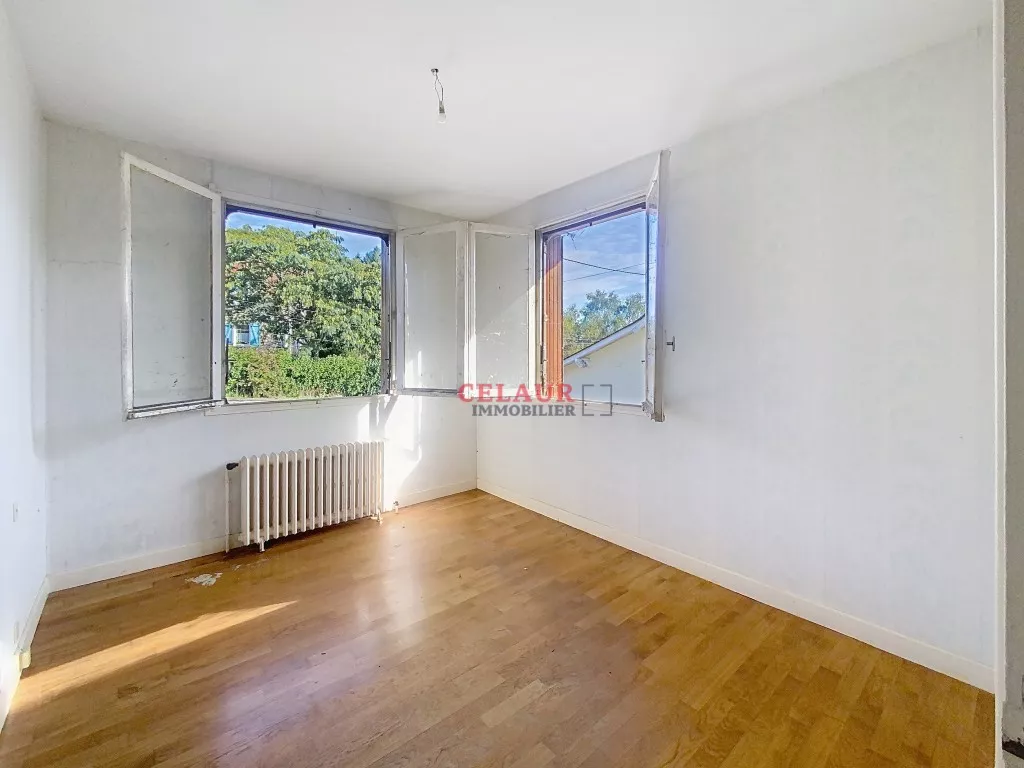 MAISON &Agrave; R&Eacute;NOVER  AVEC VUE SUR LA VALL&Eacute;E