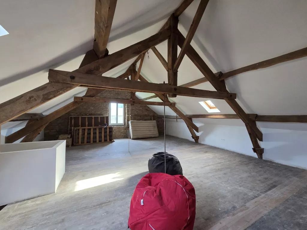 MAISON DE BOURG AVEC JARDIN