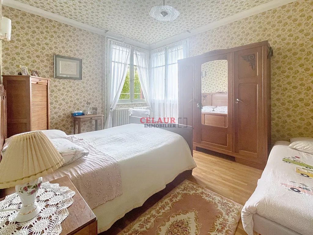 MAISON FAMILIALE &Agrave; LAGUENNE