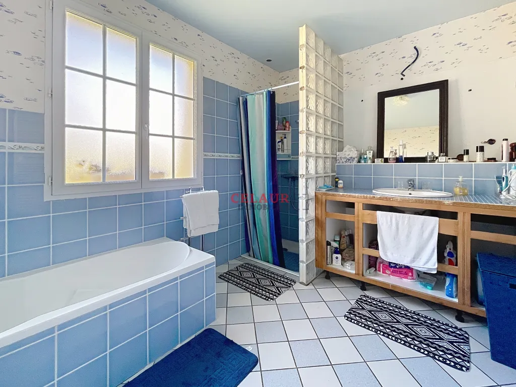 SUPERBE MAISON FAMILIALE DE 187 M&sup2;