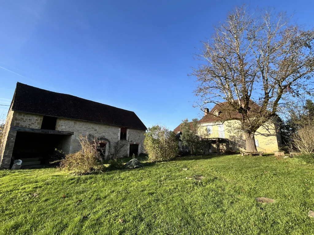 MAISON EN PIERRE ET SA GRANGE