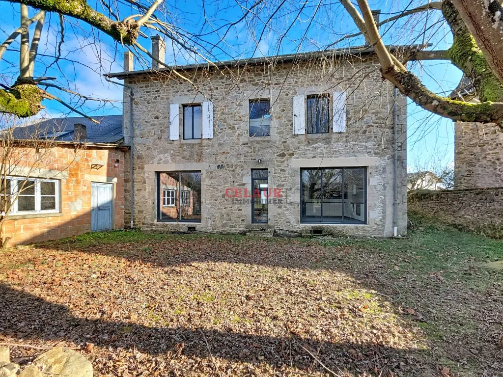 MAISON FAMILIALE AVEC D&Eacute;PENDANCE