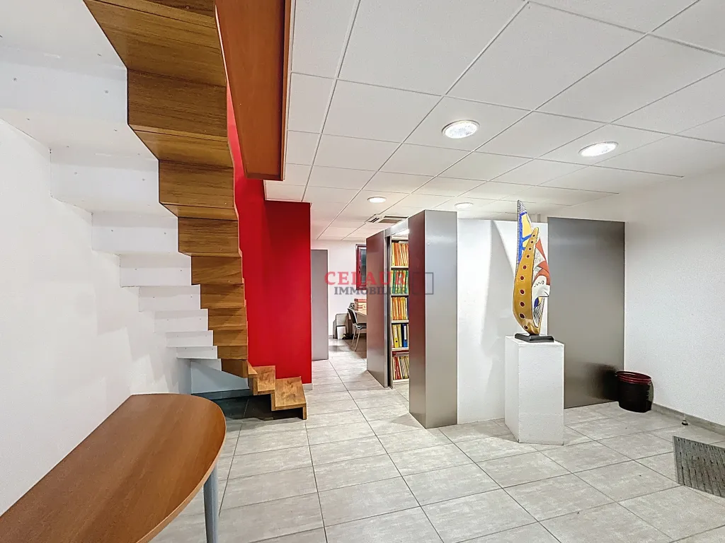 IMMEUBLE DE RAPPORT SUR LES QUAIS