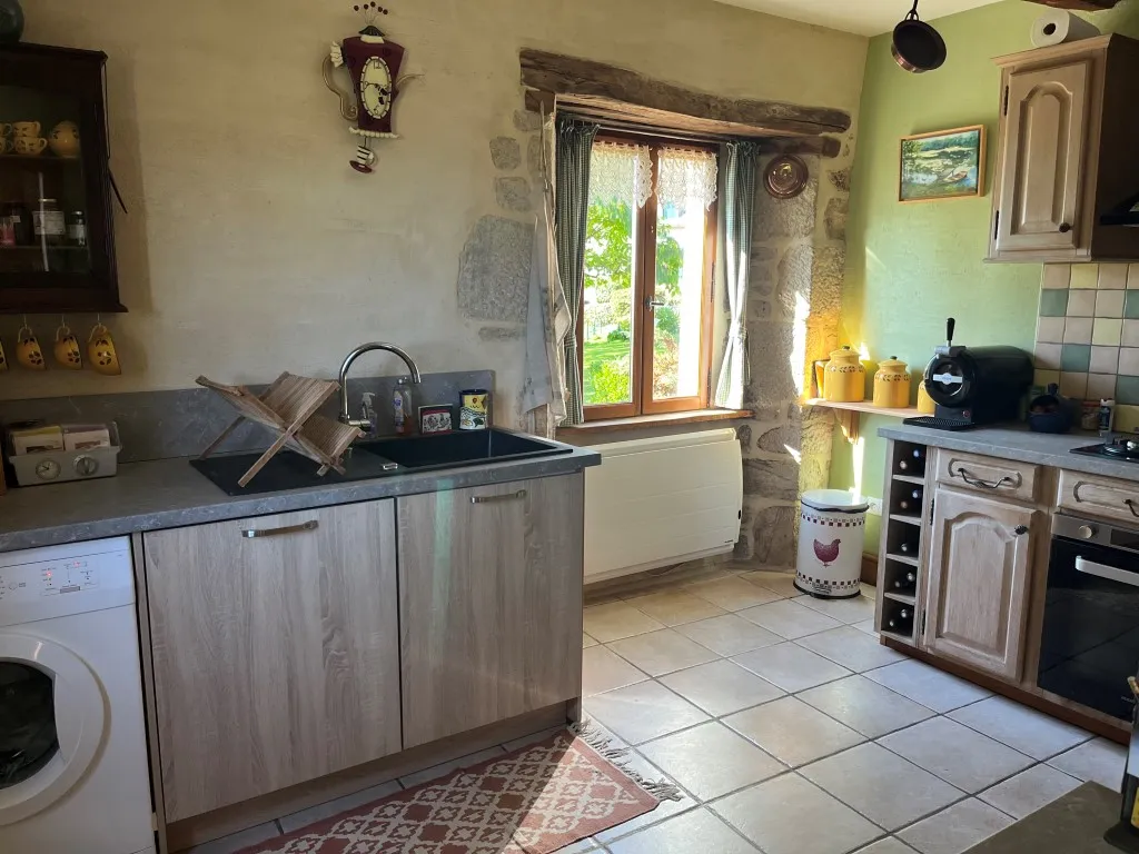 JOLIE MAISON DE CAMPAGNE AVEC TRES BEAU TERRAIN...