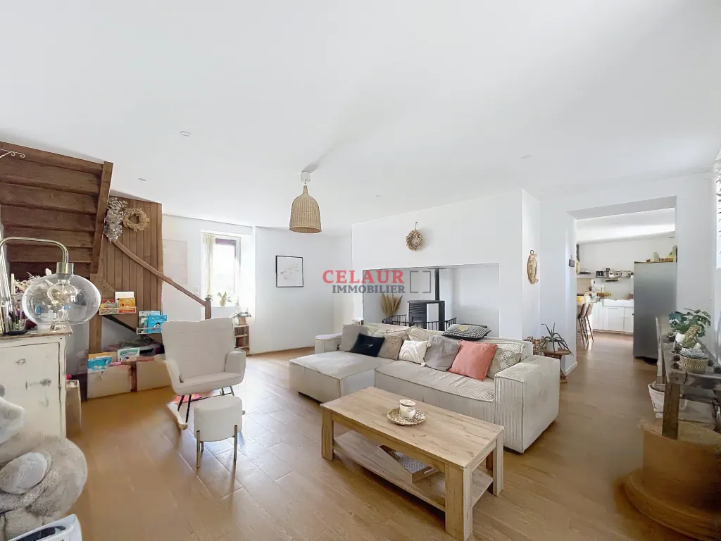 MAISON FAMILIALE R&Eacute;NOV&Eacute;E AVEC VUE