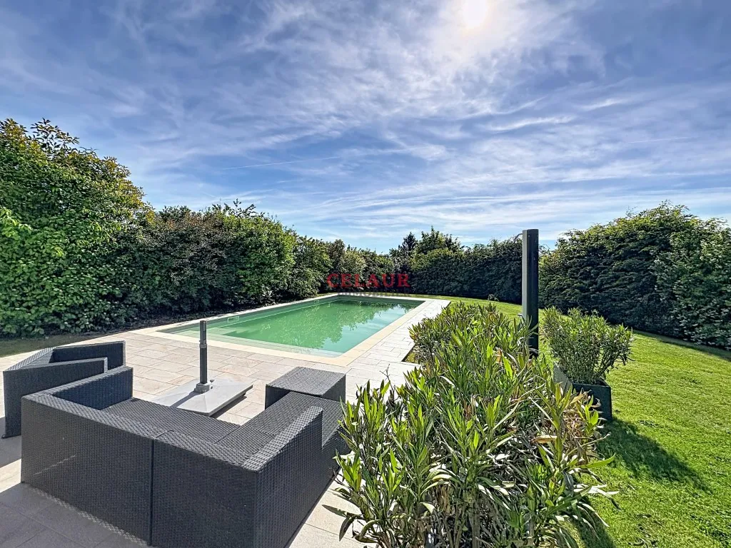 PROPRIETE EN PIERRE AVEC PARC ET PISCINE