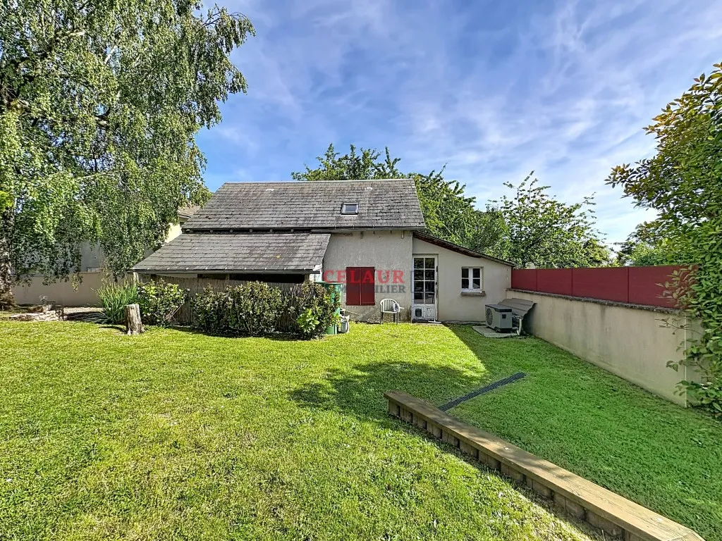 PROPRIETE EN PIERRE AVEC PARC ET PISCINE
