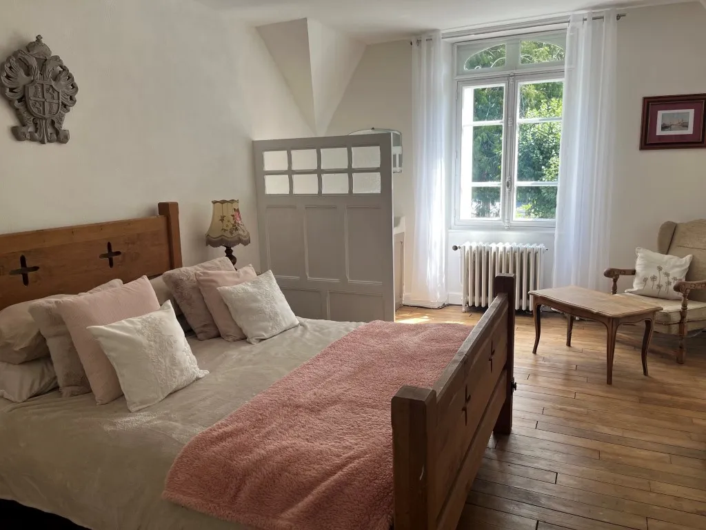 JOLIE MAISON de VILLE...